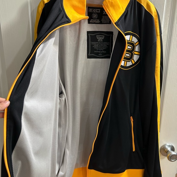 BOSTON BRUINS CCM 6 TIME NHL STANLEY CUP CHAMPIONS BANNER JACKET SIZE XL - Picture 6 of 7